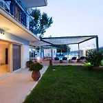 Salty Breeze Apartment