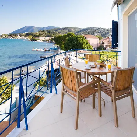 Apartment Salty Breeze Beachfront