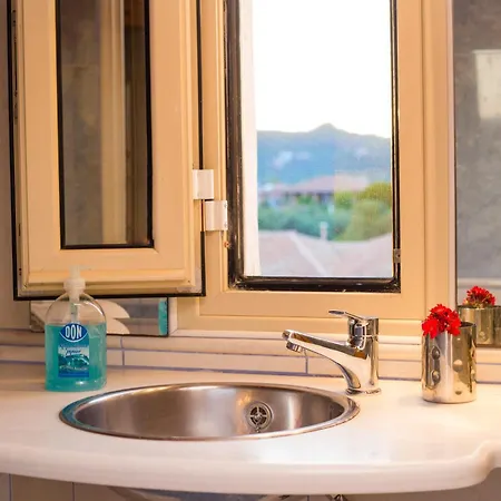 Salty Breeze Beachfront Apartamento *