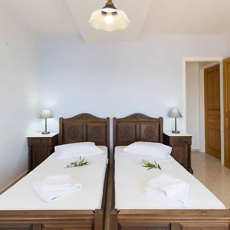 Salty Breeze Beachfront Apartament *