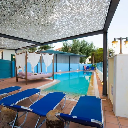 Salty Breeze Beachfront Ligia